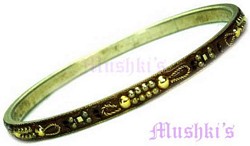Lac Bangle - click here for large view